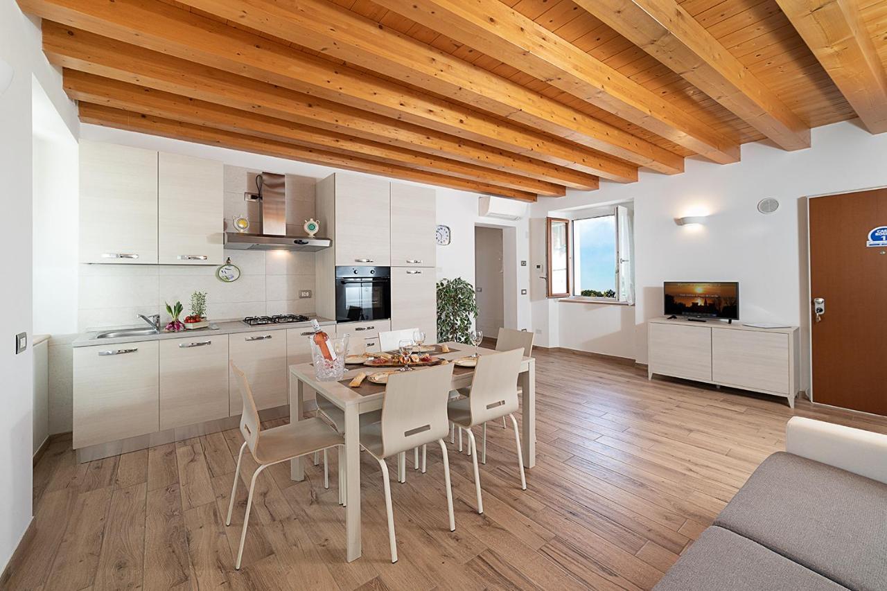 Vila Casa Rossa - Regarda Travel Bardolino Exteriér fotografie